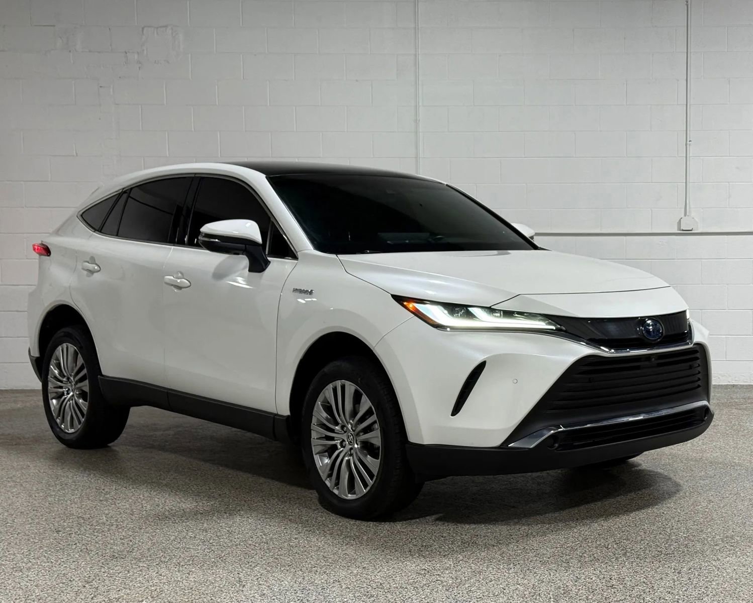 Used 2021 Toyota Venza Limited w/ Advanced Technology Package image 4