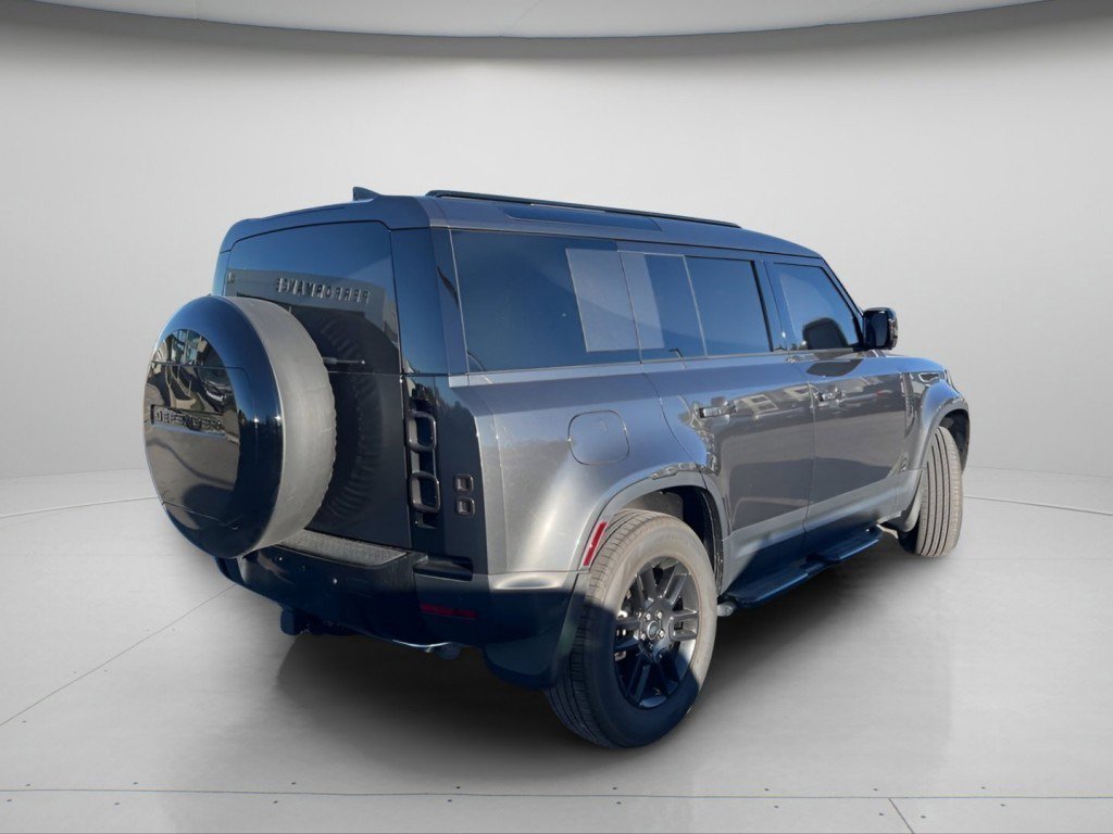 Used 2025 Land Rover Defender 110 S image 6