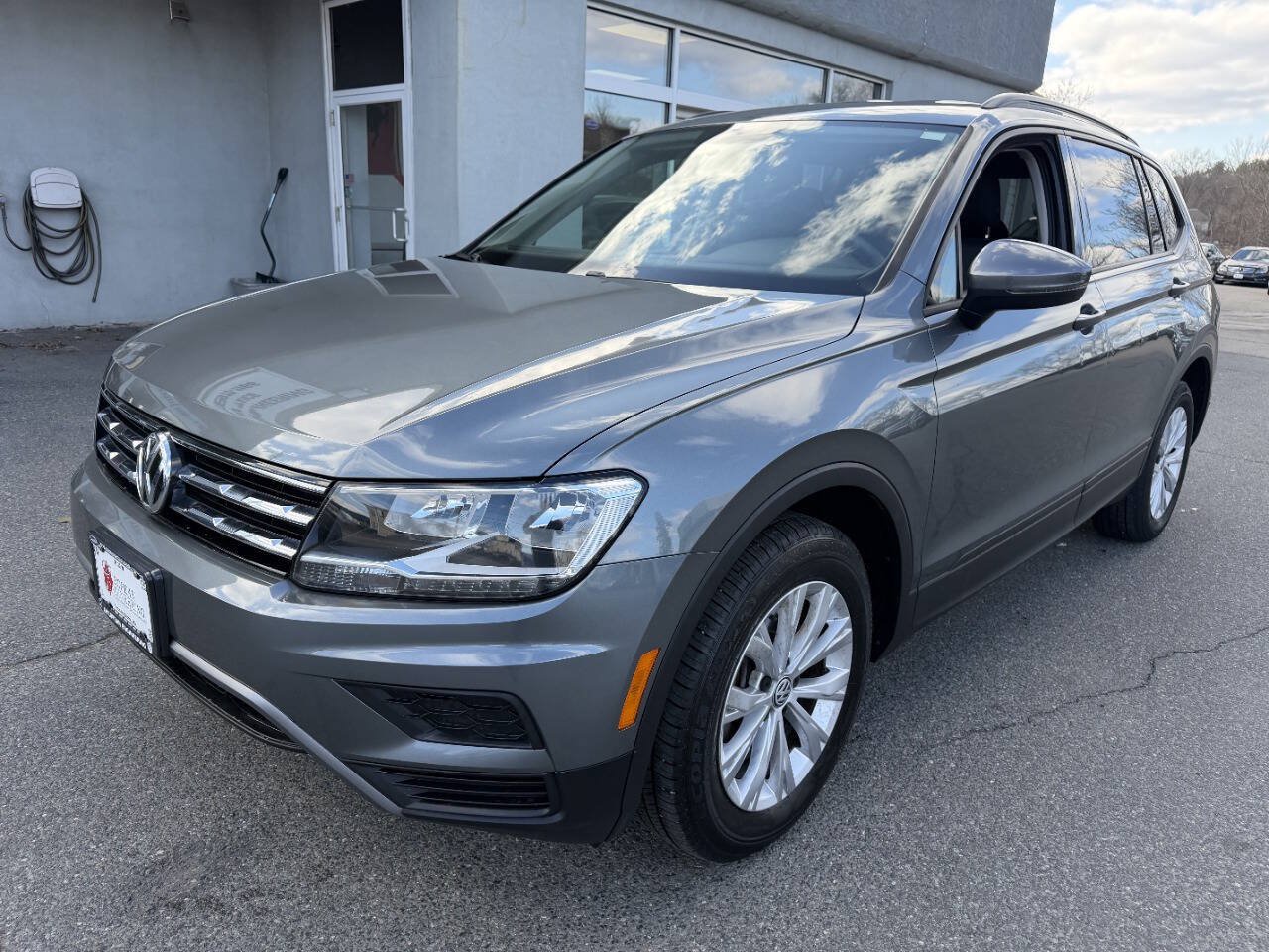 Used 2018 Volkswagen Tiguan S w/ 3rd Row Seat Package AWD/4WD image 4