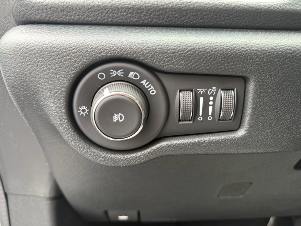 New 2026 Chrysler Pacifica Select image 18