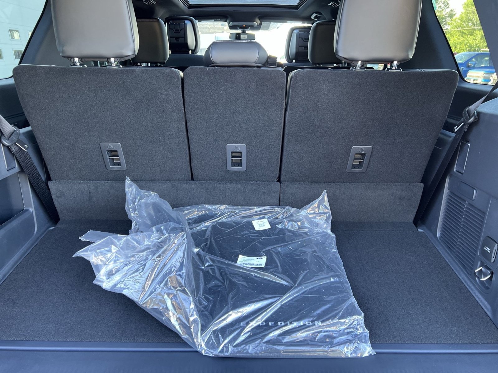 New 2026 Ford Expedition Platinum w/ Stealth Appearance Package AWD/4WD image 27