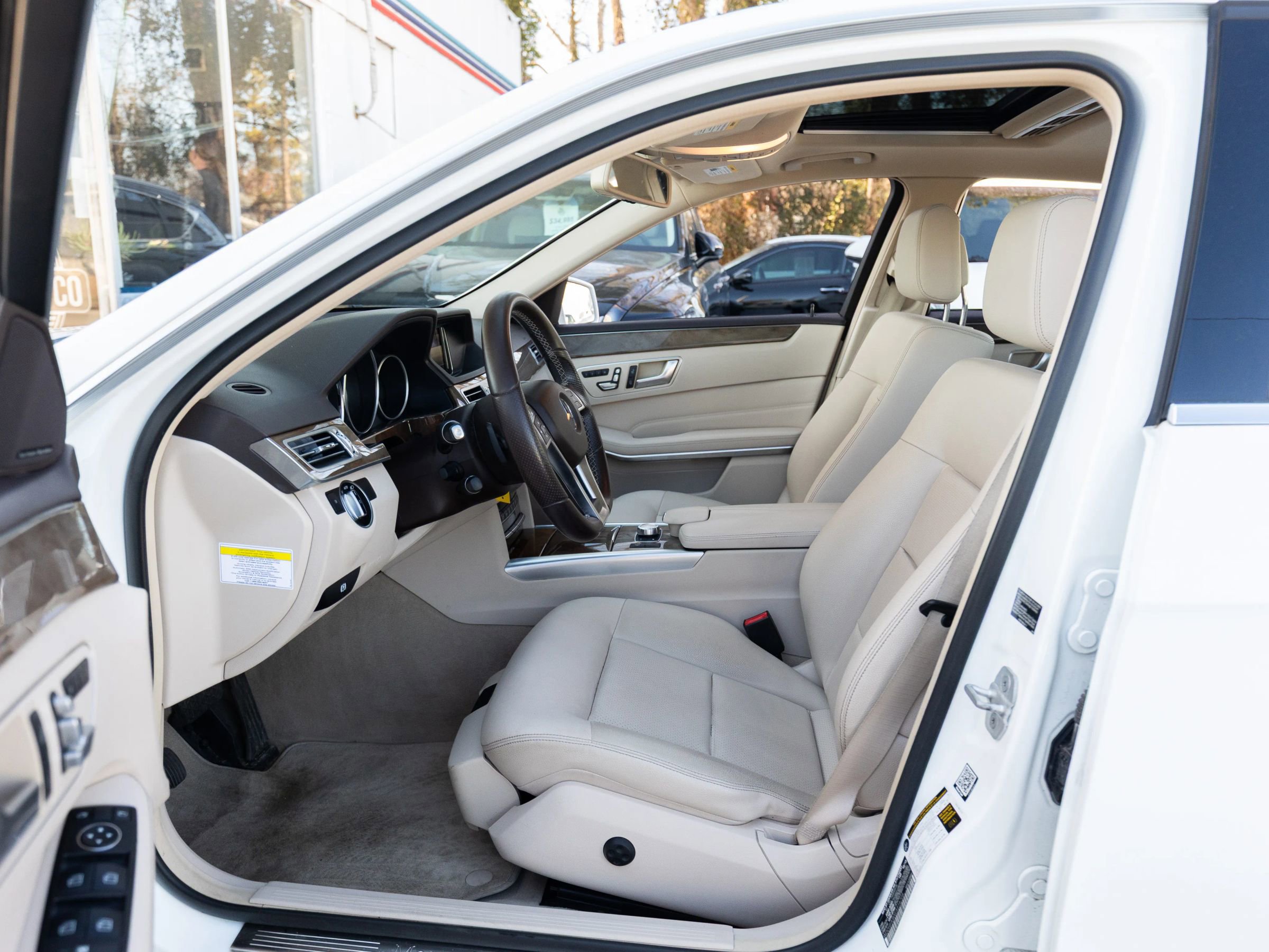 Used 2014 Mercedes-Benz E 350 4MATIC Sedan image 15