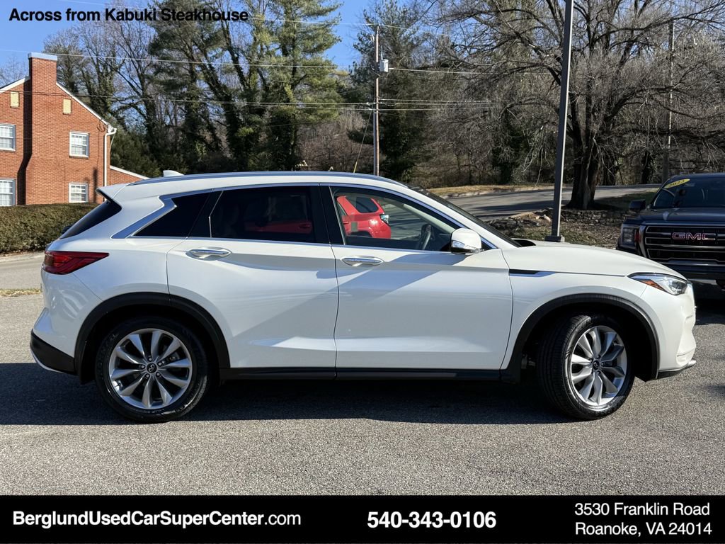 Used 2021 INFINITI QX50 Essential w/ Convenience Package image 3