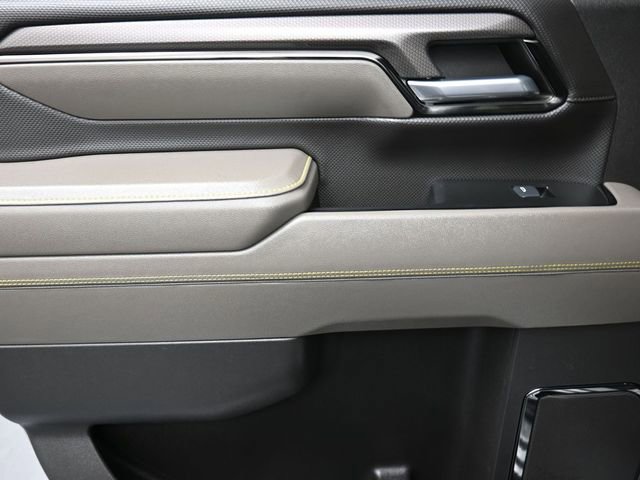 Used 2024 Chevrolet Silverado 2500 ZR2 w/ Technology Package image 19