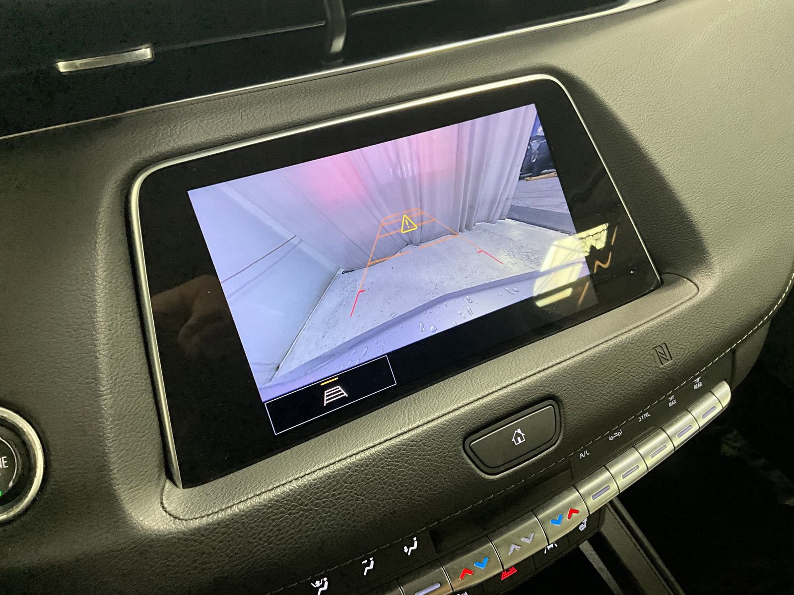 Used 2021 Cadillac XT4 Luxury w/ Cold Weather Package AWD/4WD image 21