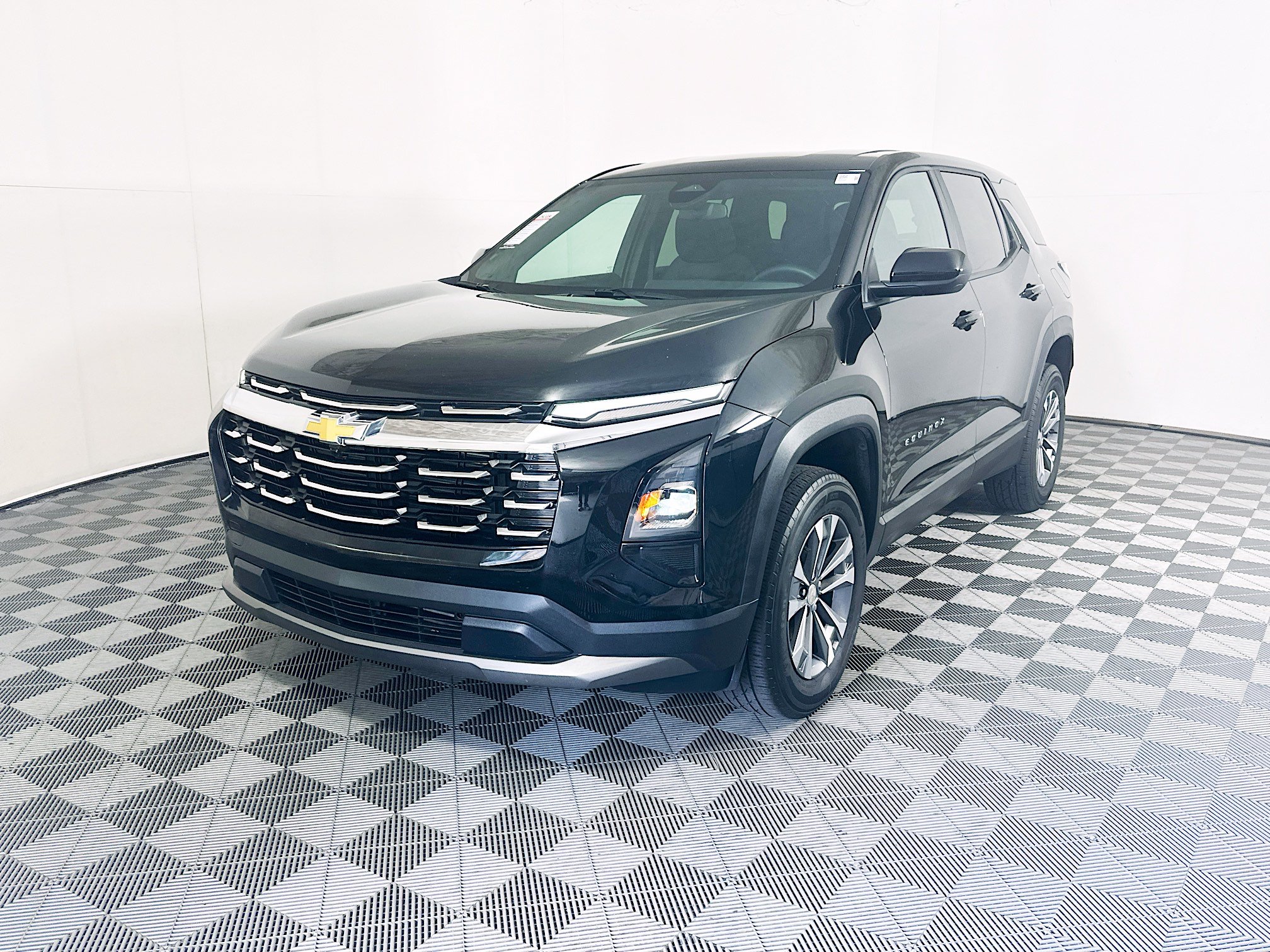 Used 2025 Chevrolet Equinox LT FWD image 7