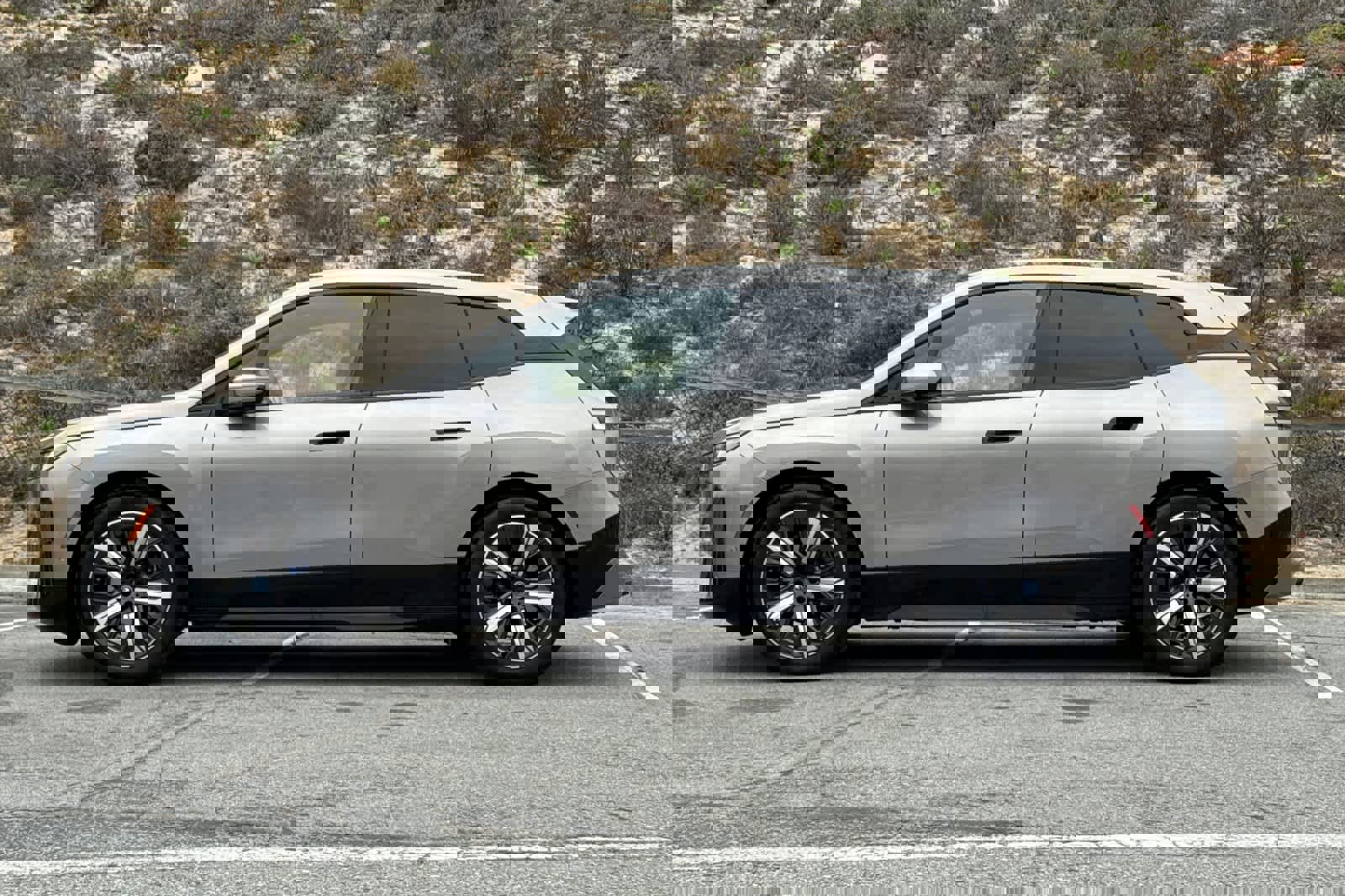 Used 2025 BMW iX M60 image 9