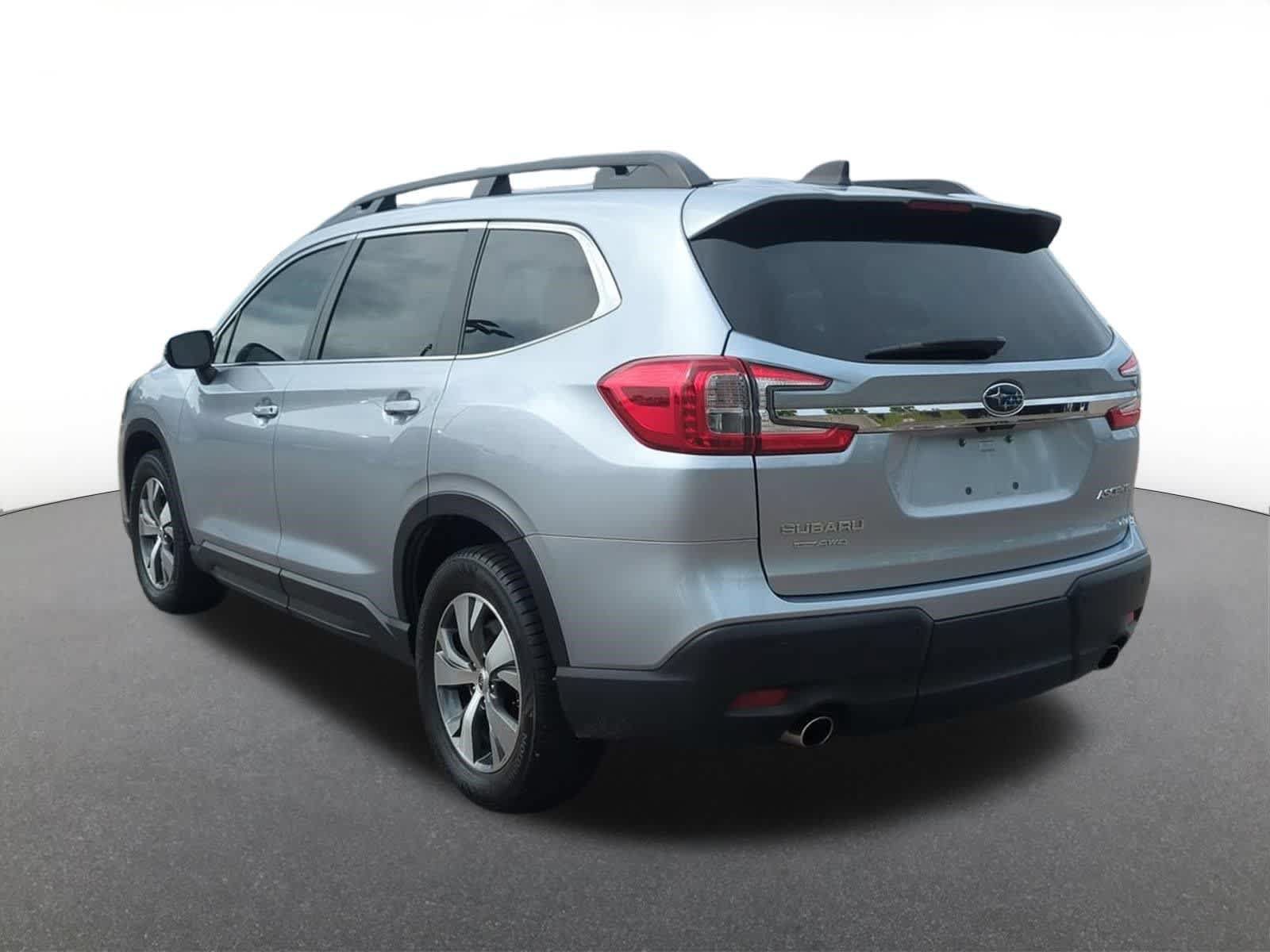 Certified 2023 Subaru Ascent Premium w/ Convenience Package AWD/4WD image 4
