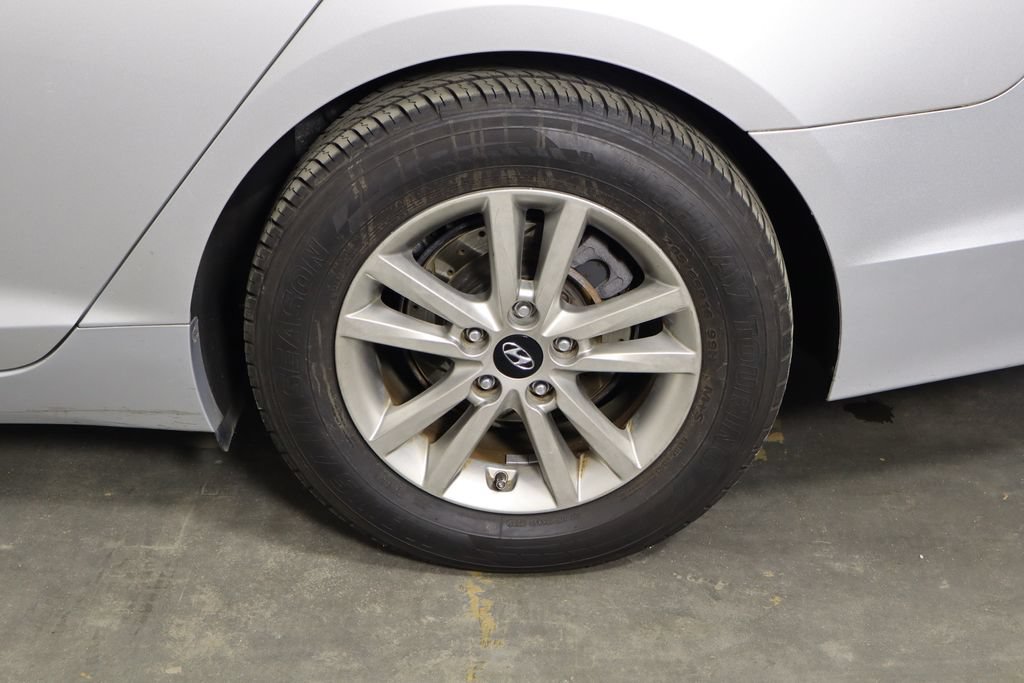 Used 2015 Hyundai Sonata SE w/ Option Group 09 FWD image 37