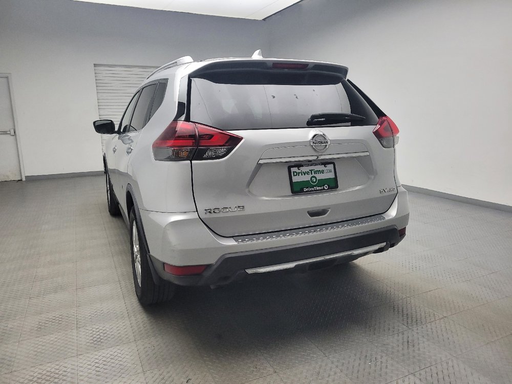 Used 2018 Nissan Rogue SV image 6