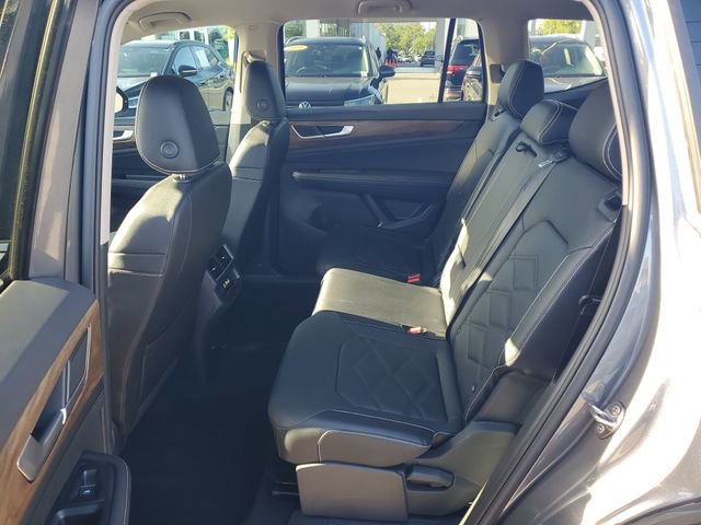 Certified 2025 Volkswagen Atlas SE image 10