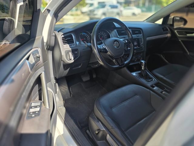 Used 2015 Volkswagen e-Golf SEL Premium FWD image 29