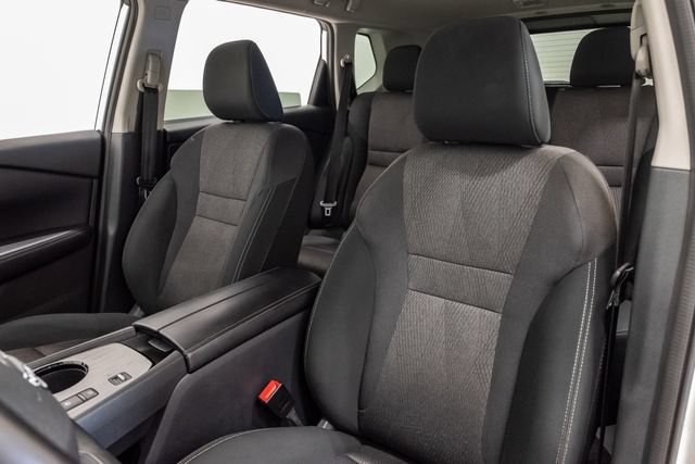 Used 2025 Nissan Rogue SV FWD image 9