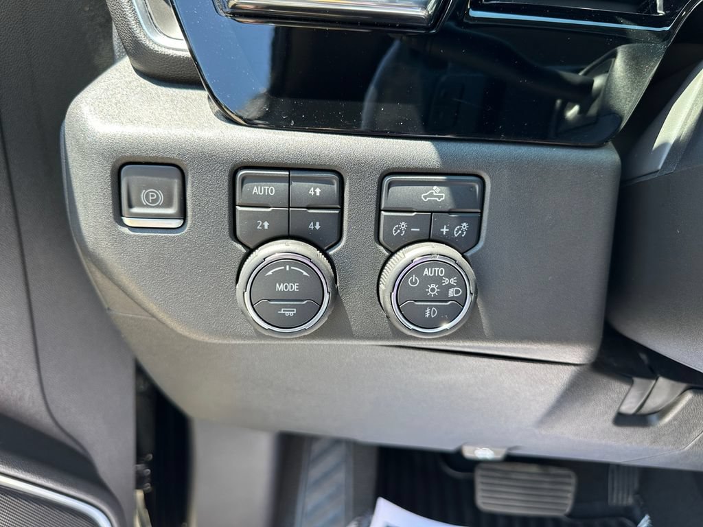 Used 2023 Chevrolet Silverado 1500 RST w/ Z71 Off-Road Package AWD/4WD image 44