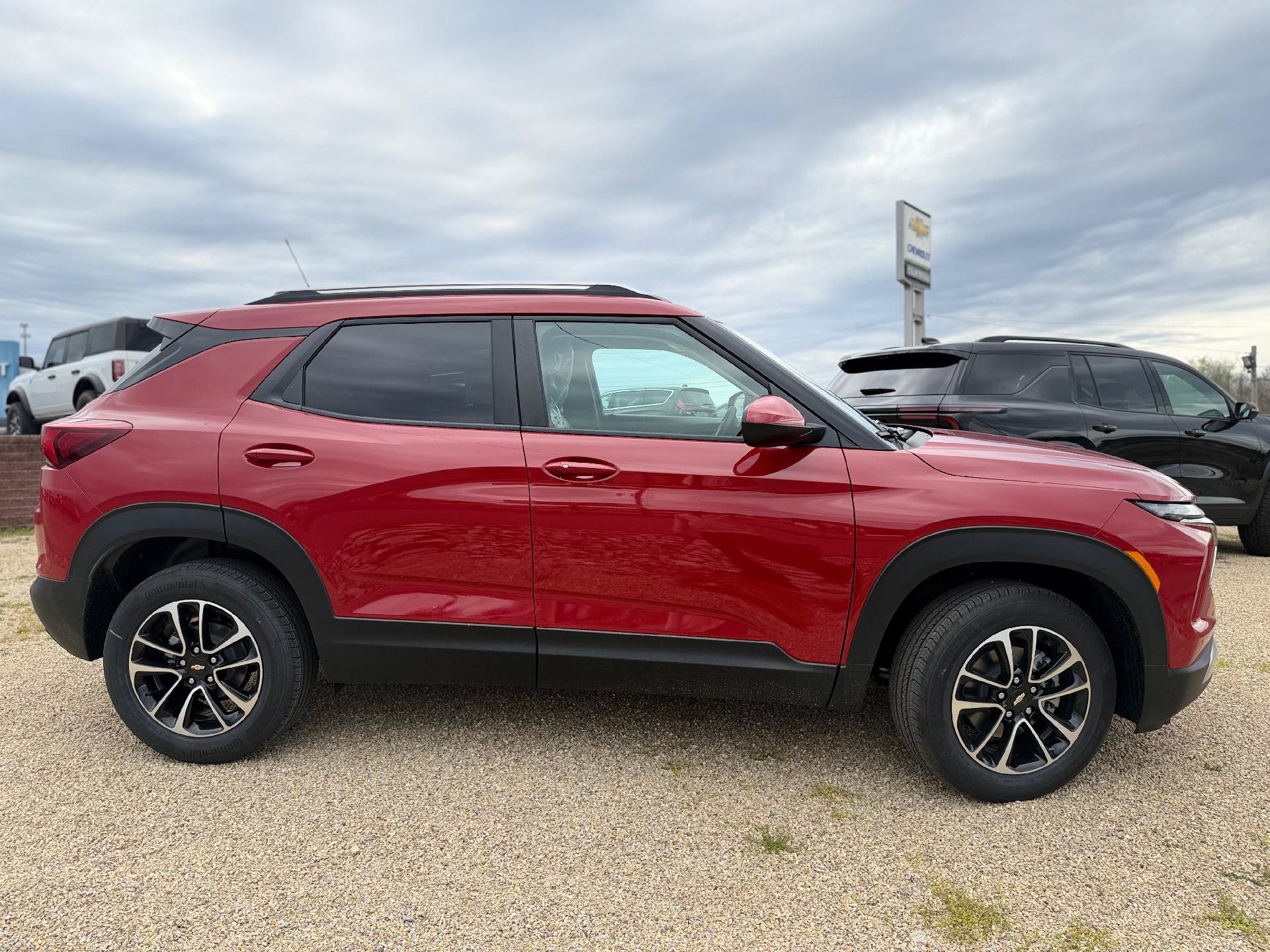 New 2026 Chevrolet TrailBlazer LT w/ LT Cold Weather Package AWD/4WD image 2