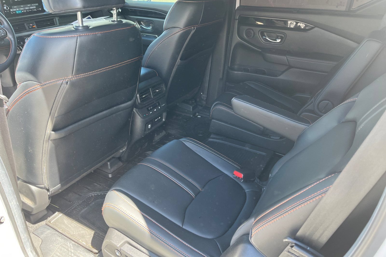 Used 2025 Honda Pilot TrailSport image 6