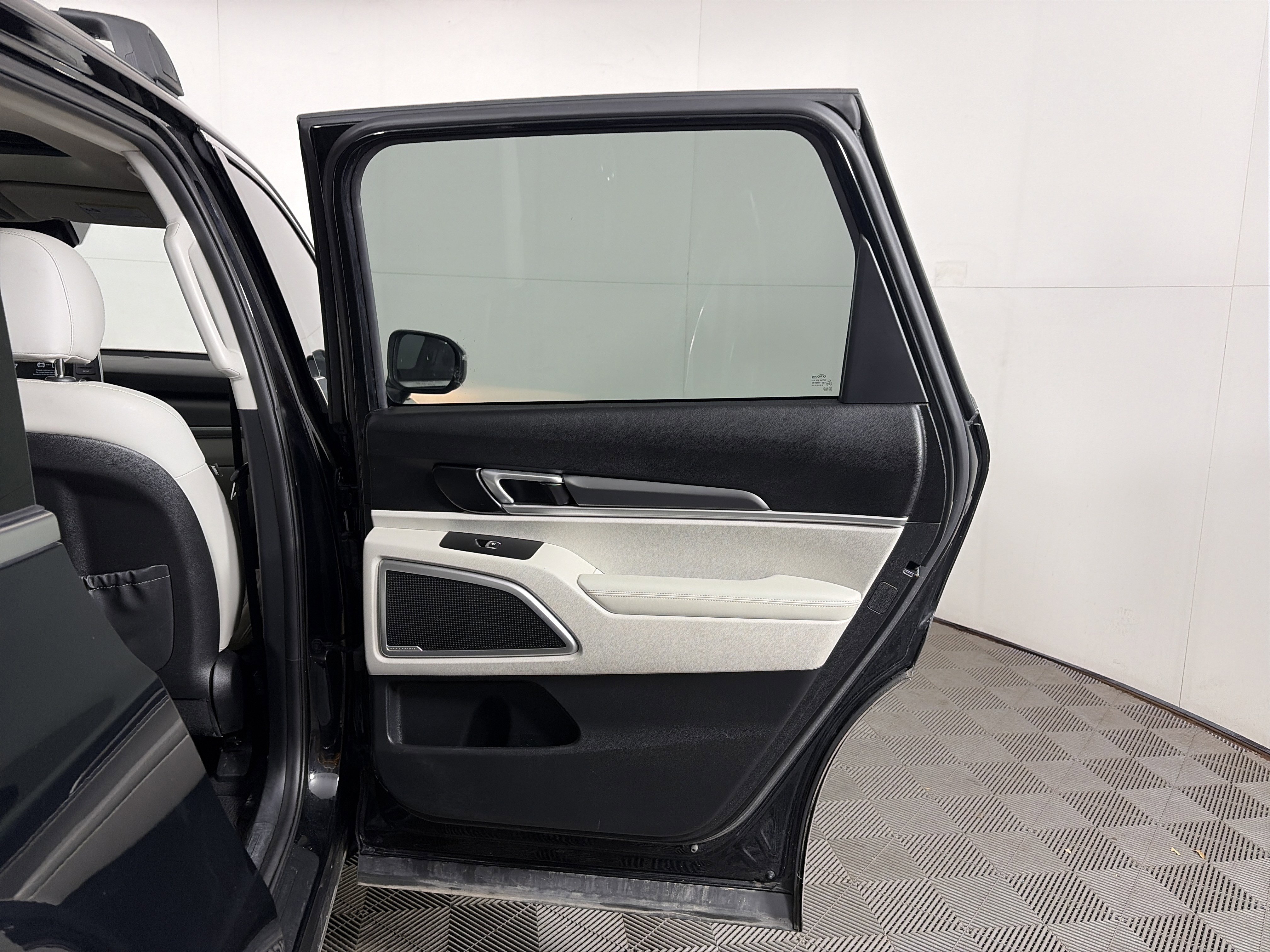 Used 2021 Kia Telluride S image 39