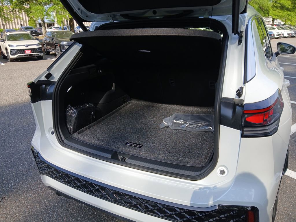 New 2026 Volkswagen Tiguan SEL R-Line image 23