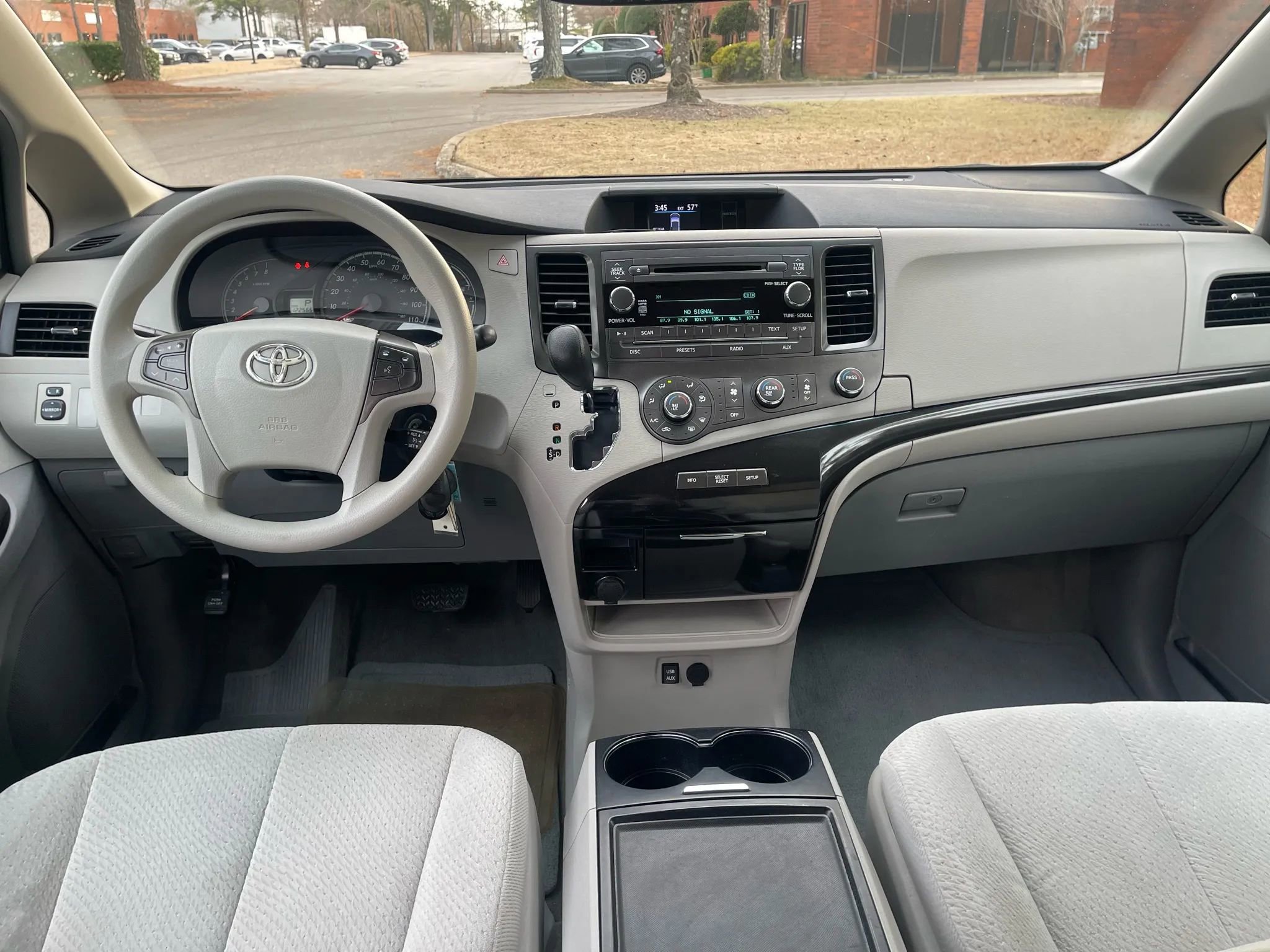 Used 2012 Toyota Sienna LE image 17