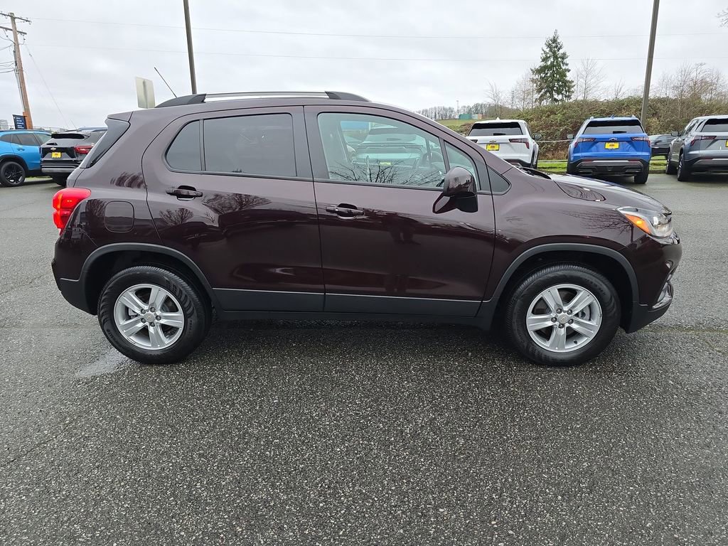 Certified 2022 Chevrolet Trax LT w/ LT Convenience Package image 7