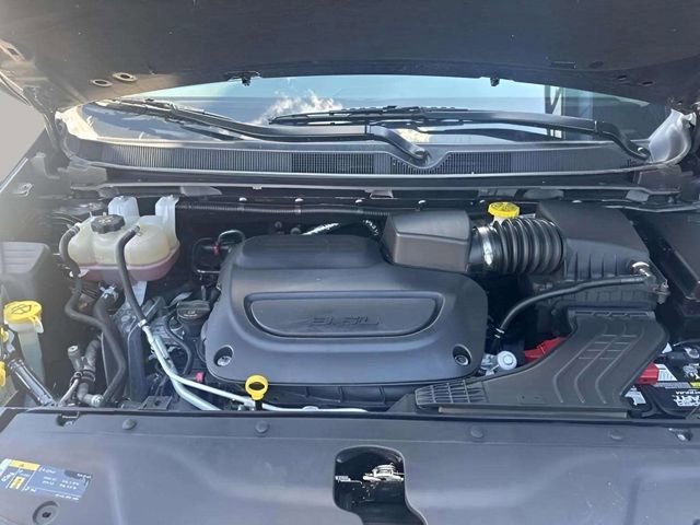 Used 2023 Chrysler Pacifica Touring-L image 17