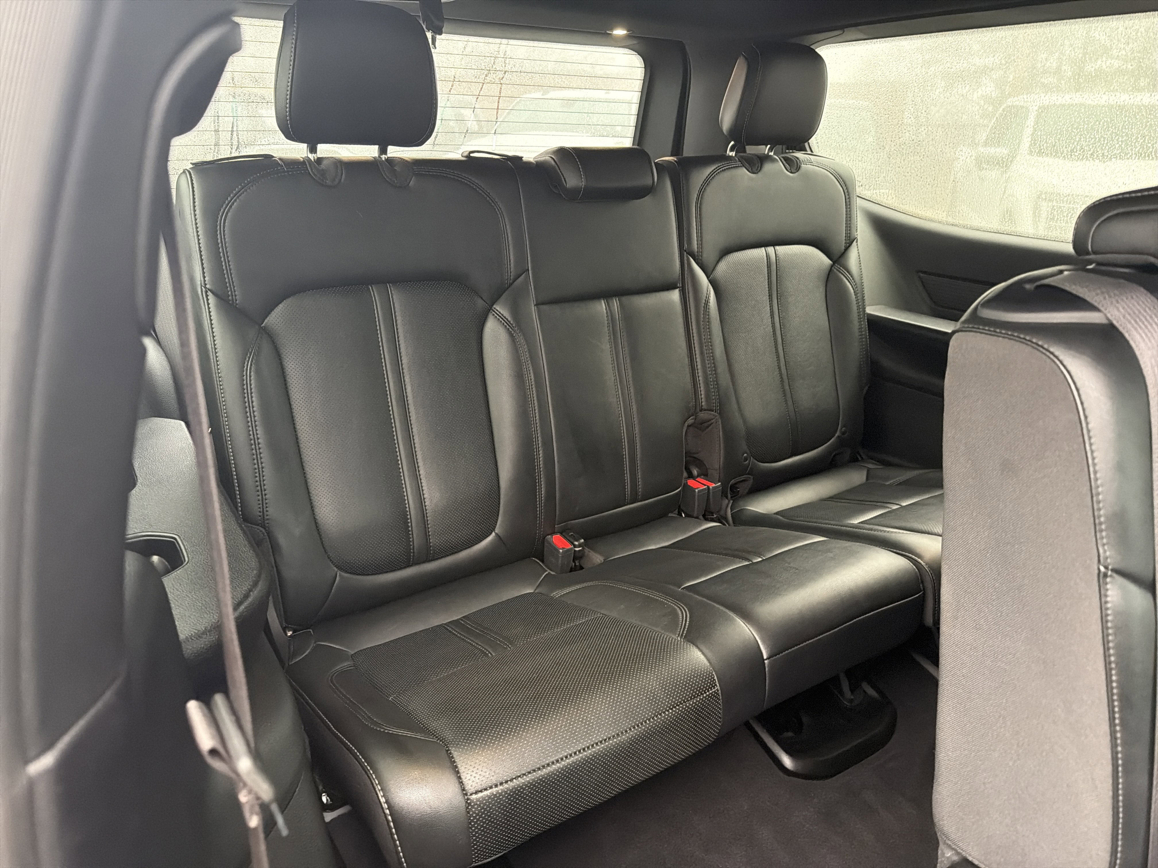 Used 2024 Jeep Wagoneer Series II w/ Flexible Seating Group image 16