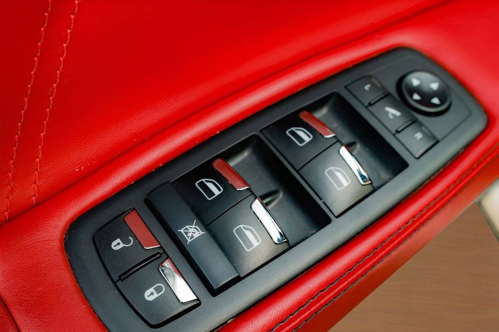 Used 2022 Maserati Quattroporte Modena image 32