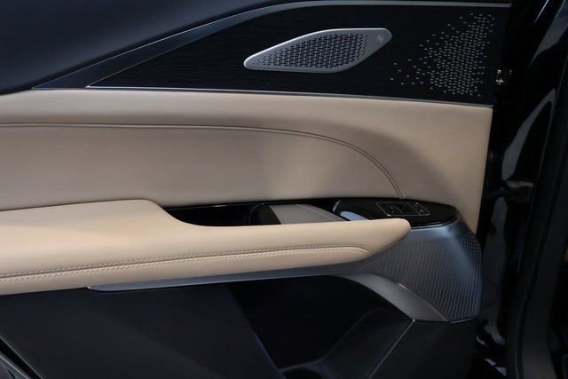 New 2026 Cadillac Lyriq V image 24