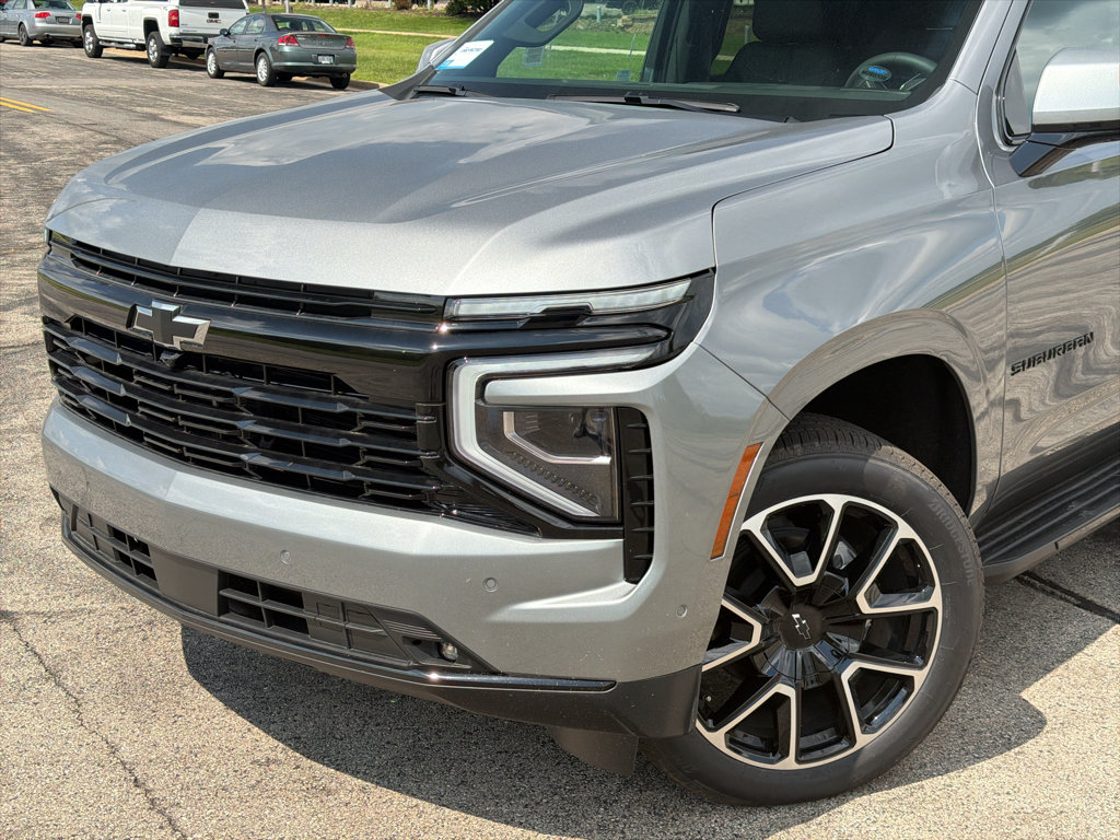 New 2026 Chevrolet Suburban RST w/ RST Capability Package AWD/4WD image 8