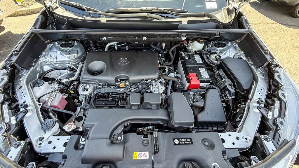 Used 2025 Toyota RAV4 XLE AWD/4WD image 27