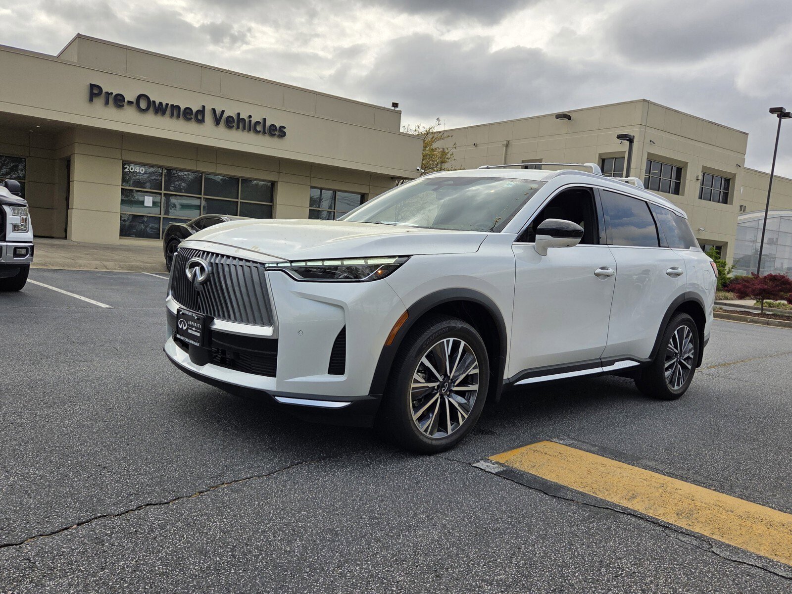 New 2026 INFINITI QX60 Luxe w/ Cargo Package image 1