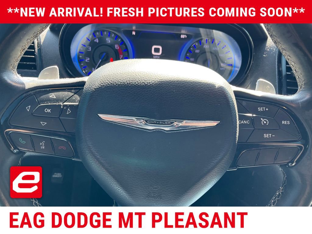 Used 2015 Chrysler 300 S RWD image 7
