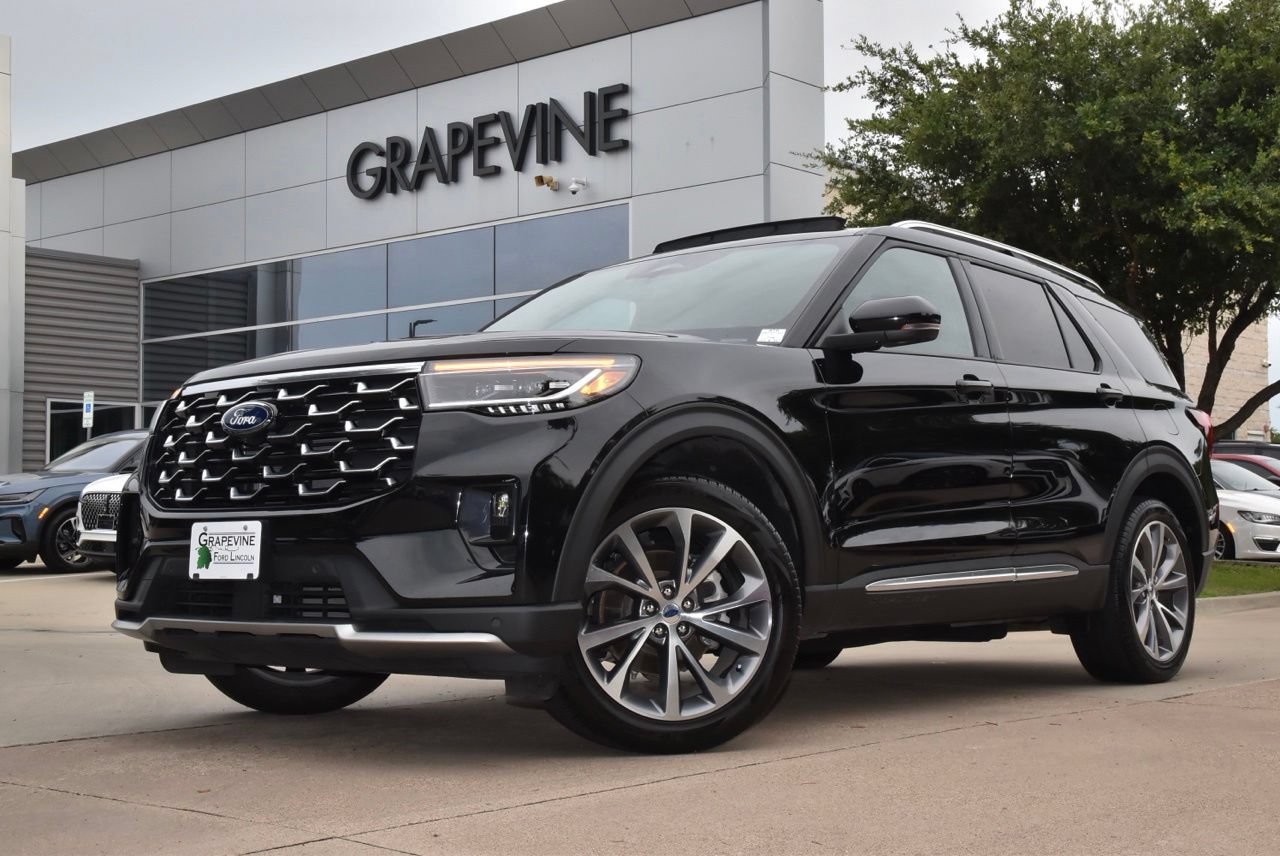Certified 2025 Ford Explorer Platinum w/ Ultimate Package AWD/4WD image 3