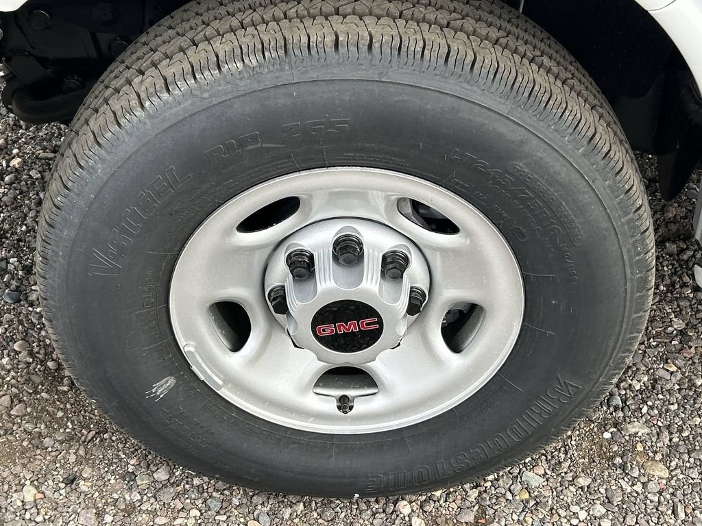 New 2025 GMC Savana 3500 w/ Power Convenience Package RWD image 31