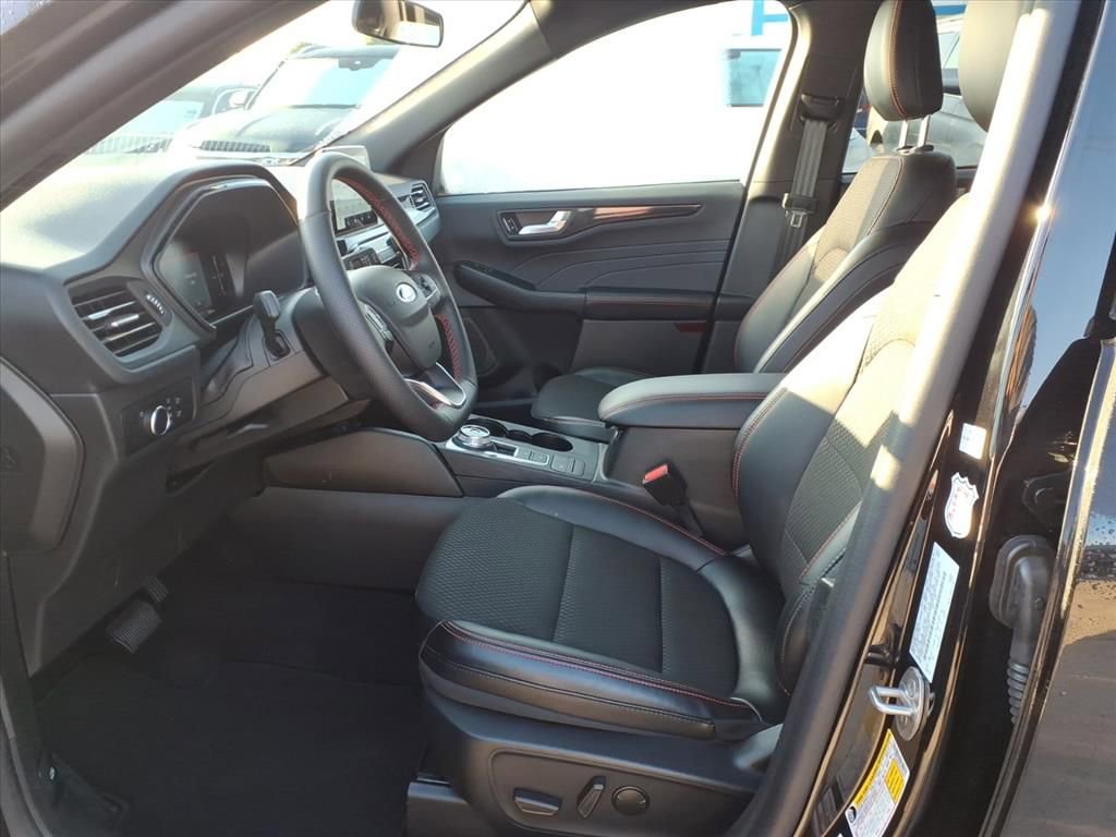 Used 2025 Ford Escape ST-Line image 19
