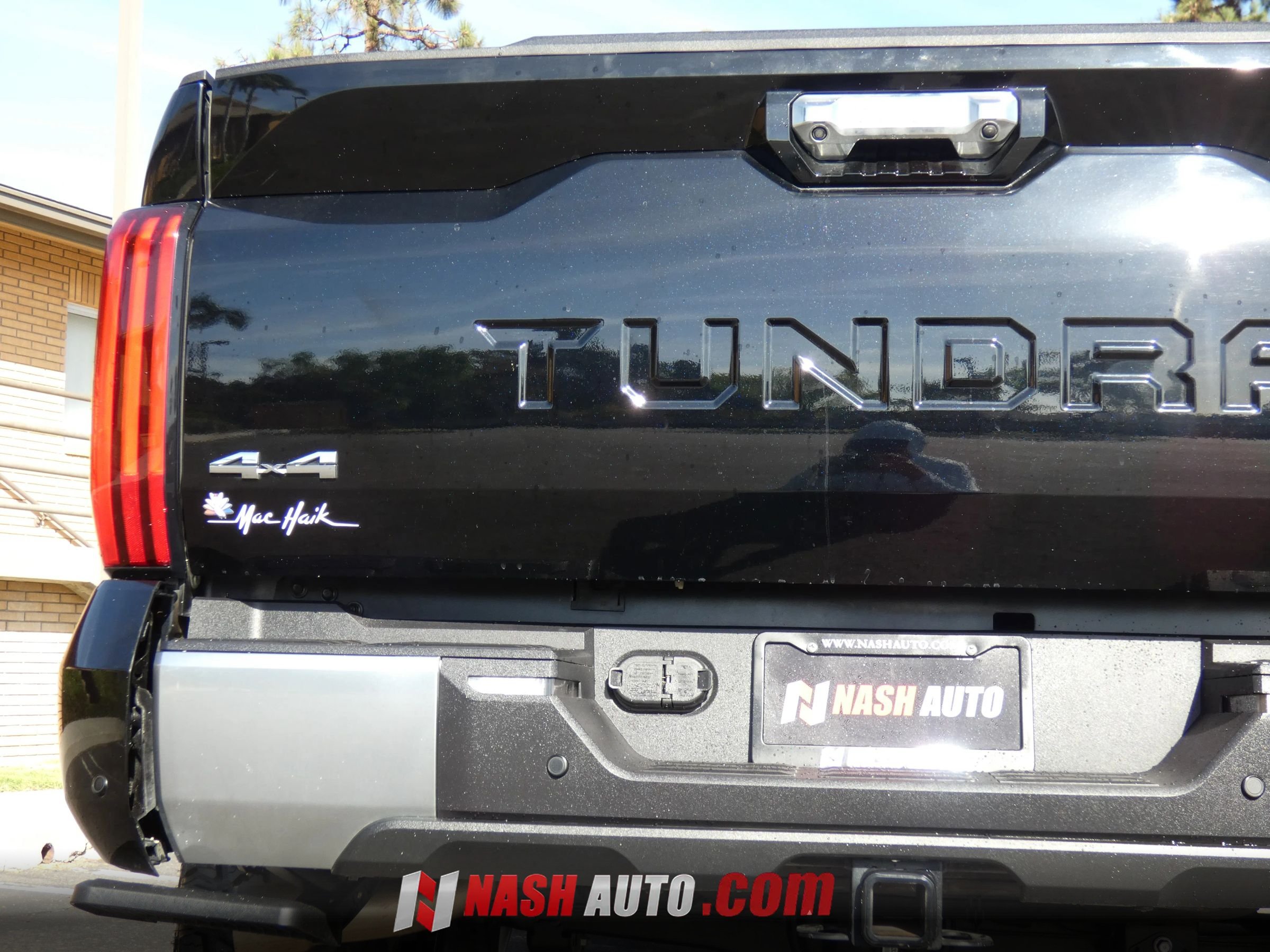Used 2024 Toyota Tundra Limited w/ Power Package AWD/4WD image 12