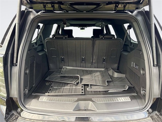 New 2026 Chevrolet Suburban Premier image 12