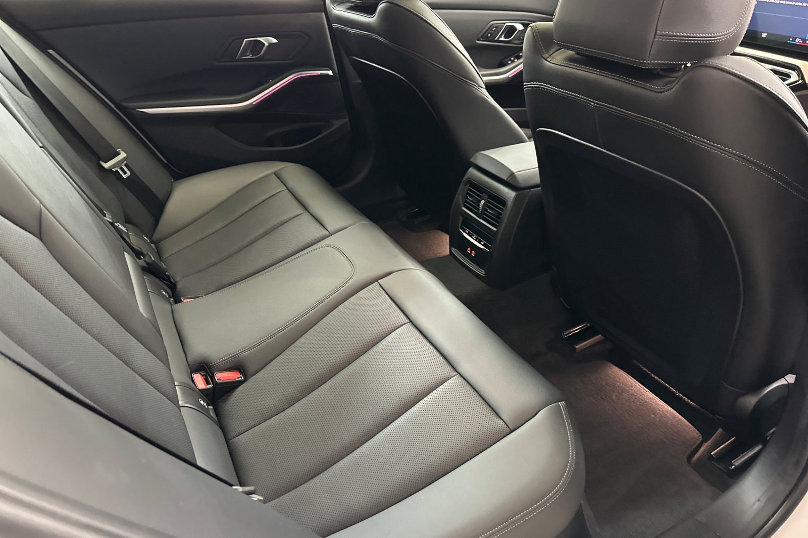 Certified 2024 BMW 330i Sedan w/ Premium Package RWD image 33