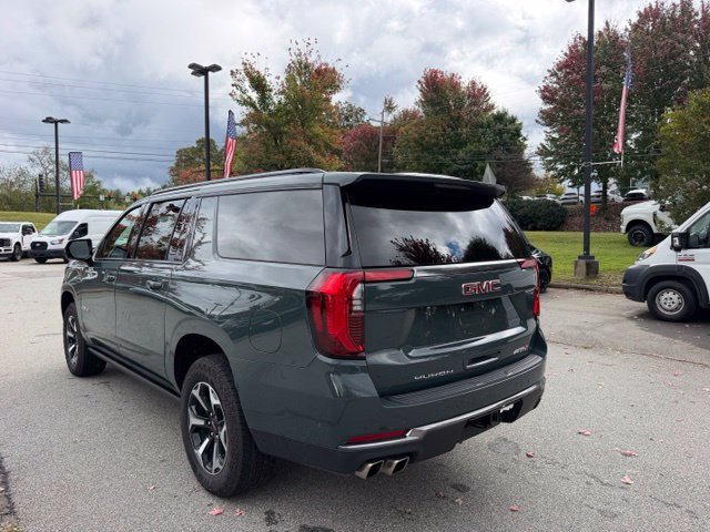 Used 2025 GMC Yukon XL AT4 w/ AT4 Premium Package AWD/4WD image 3