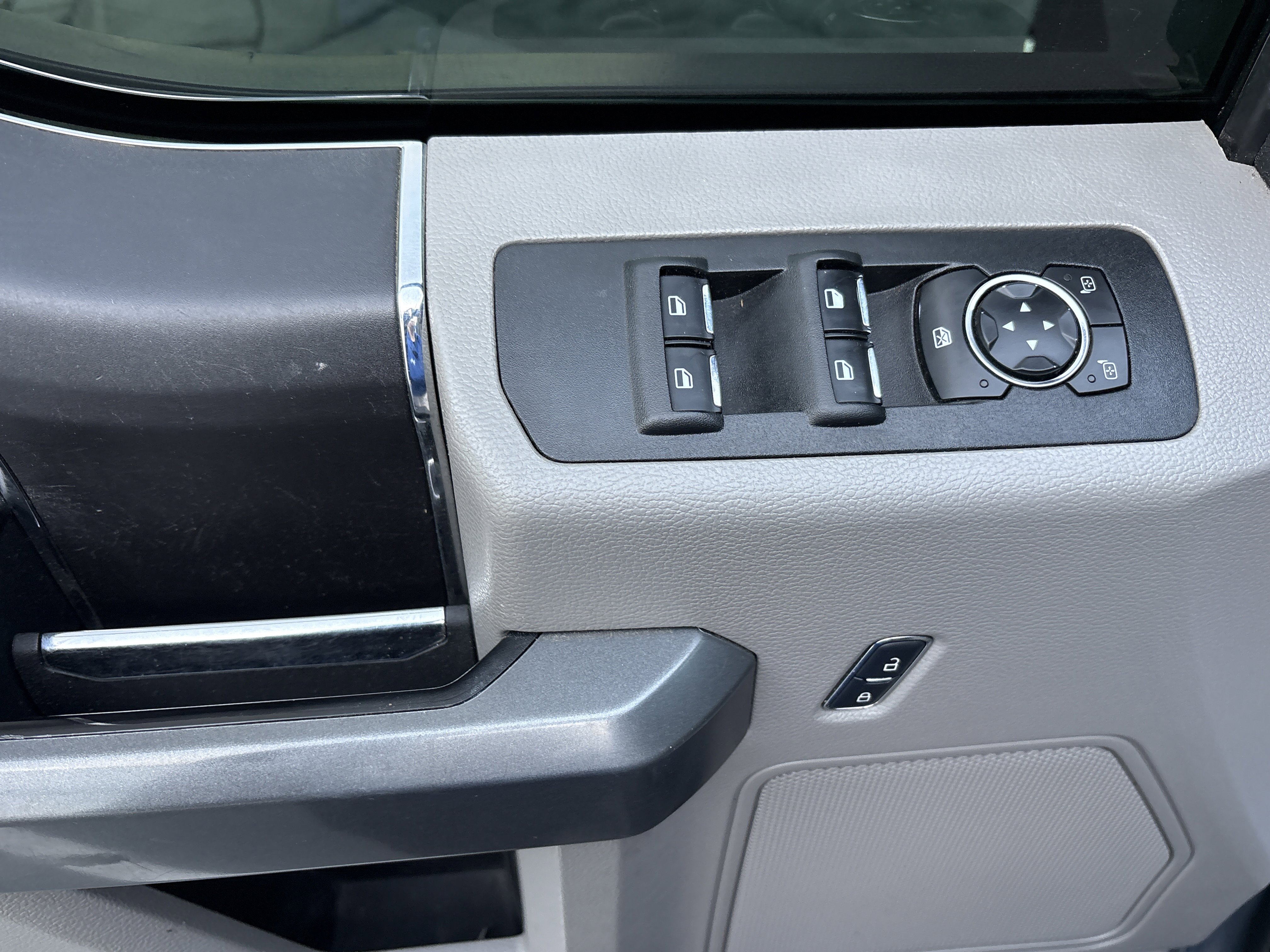 Used 2017 Ford F150 XLT w/ Equipment Group 301A Mid image 13