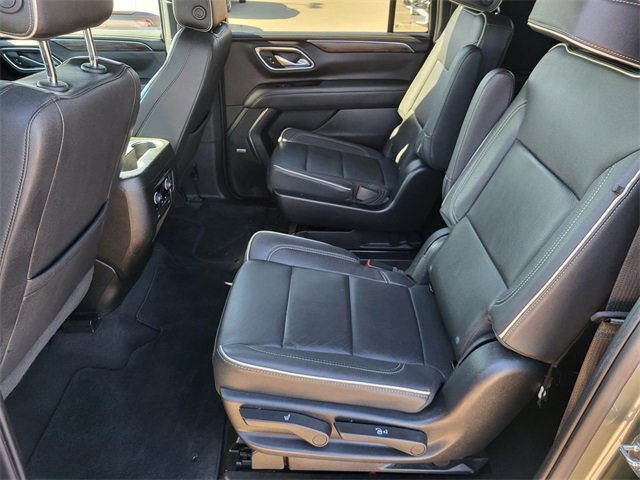 Used 2023 Chevrolet Suburban Premier image 12