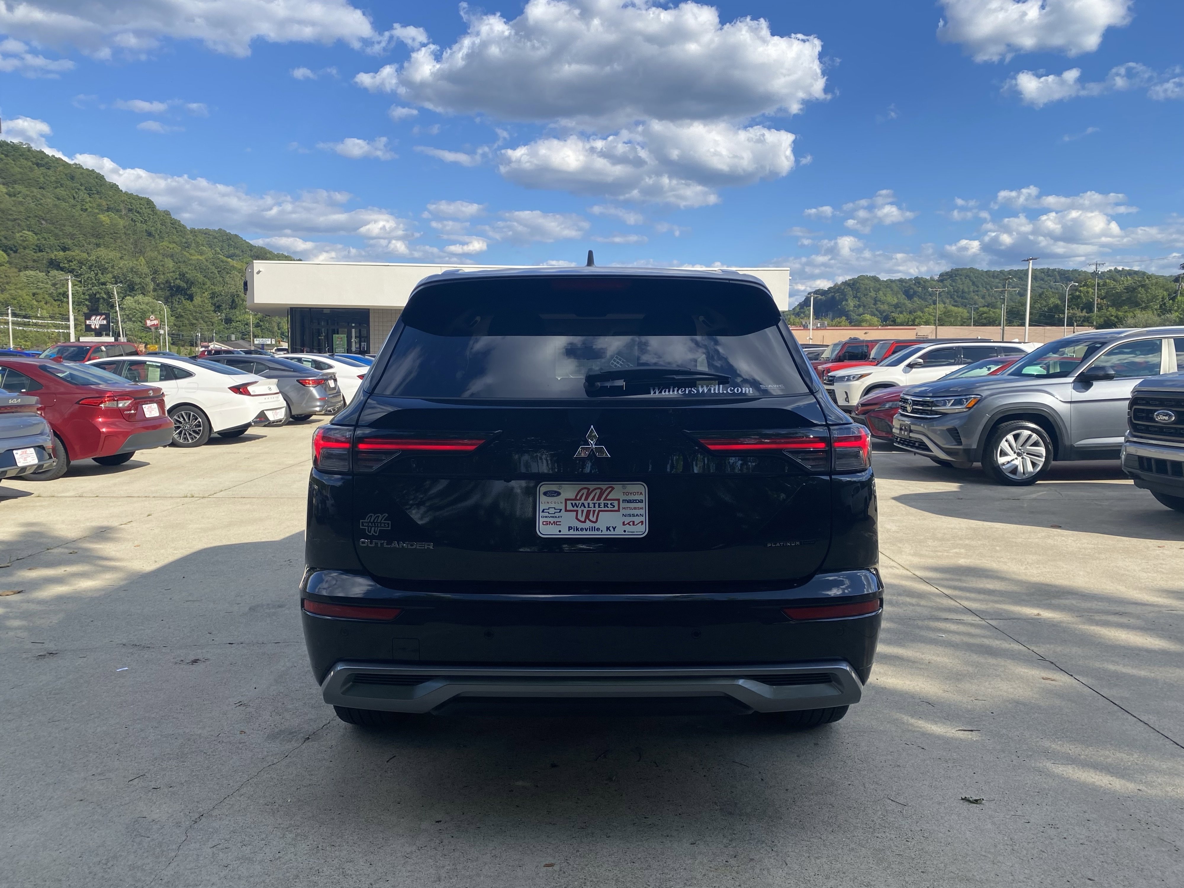 New 2025 Mitsubishi Outlander AWD image 34