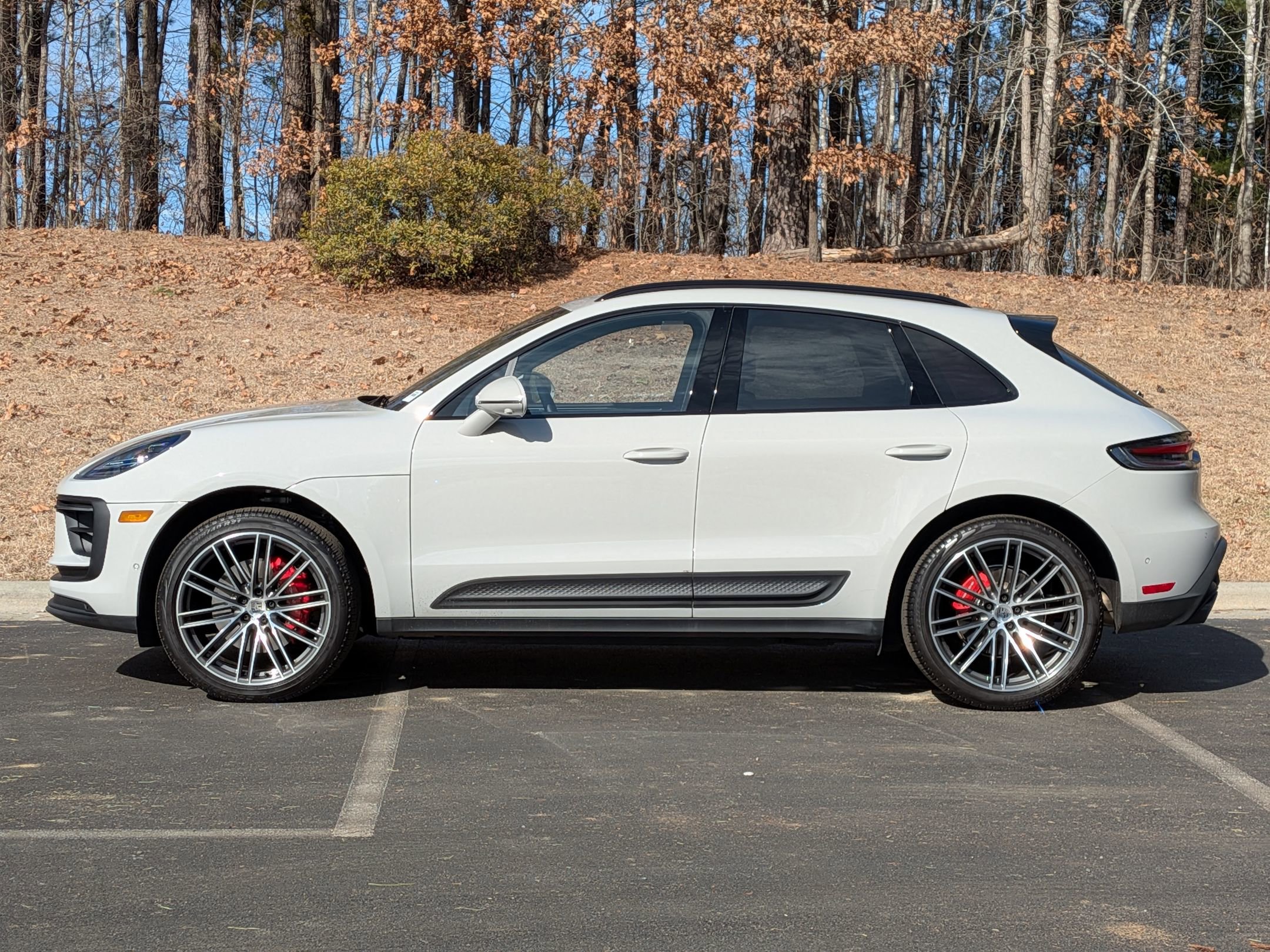 Used 2025 Porsche Macan S AWD/4WD image 2