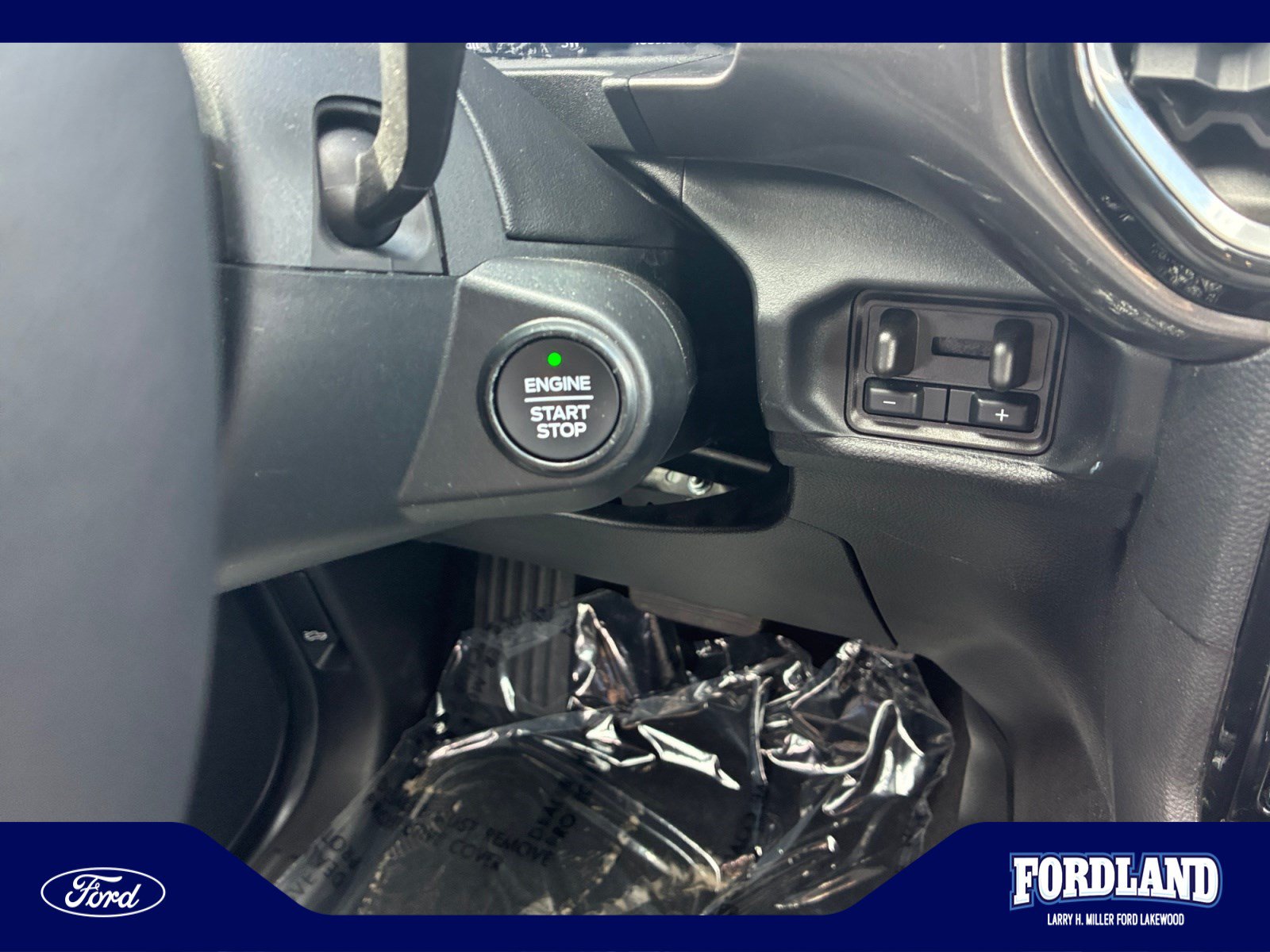 Used 2024 Ford Ranger Lariat w/ FX4 Off-Road Package AWD/4WD image 29