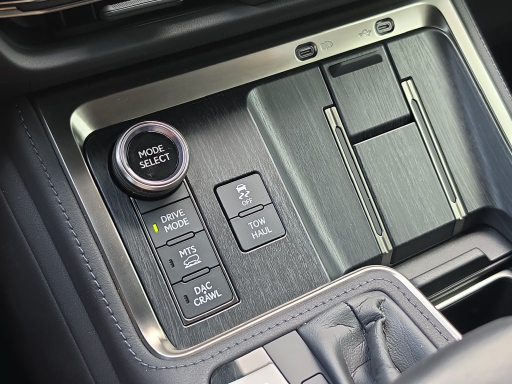 Used 2024 Lexus GX 550 AWD/4WD image 26