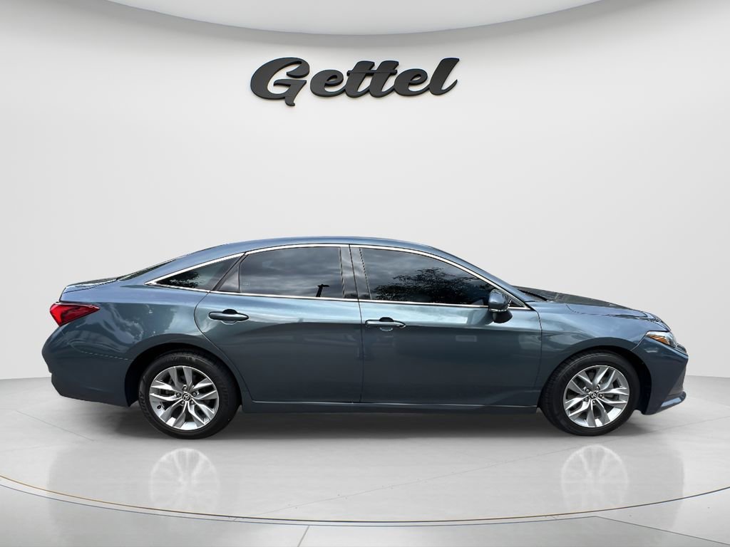 Certified 2022 Toyota Avalon XLE FWD image 4