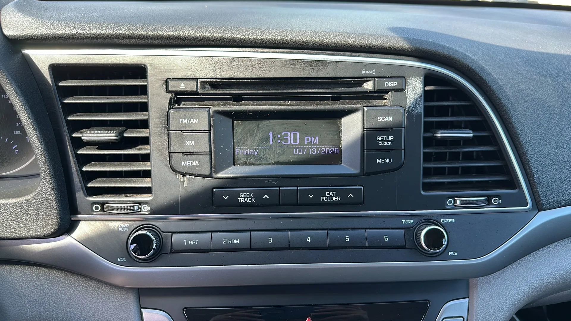 Used 2017 Hyundai Elantra SE image 35