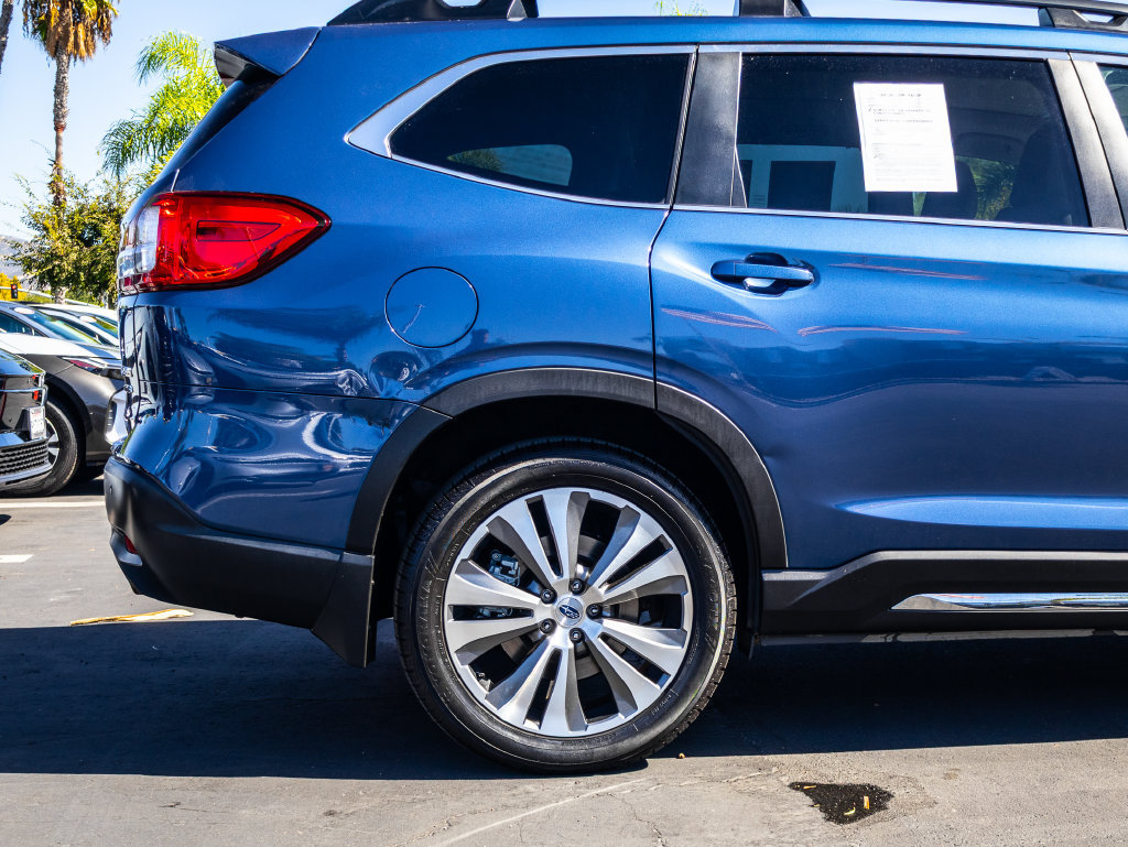 Used 2022 Subaru Ascent Limited w/ Technology Package AWD/4WD image 5