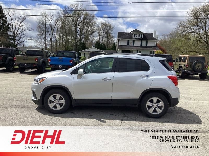 Used 2018 Chevrolet Trax LT w/ LT Convenience Package image 4