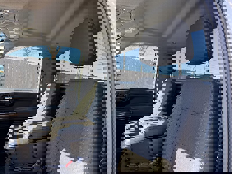 Used 2024 Chevrolet Silverado 2500 LT w/ Convenience Package image 25